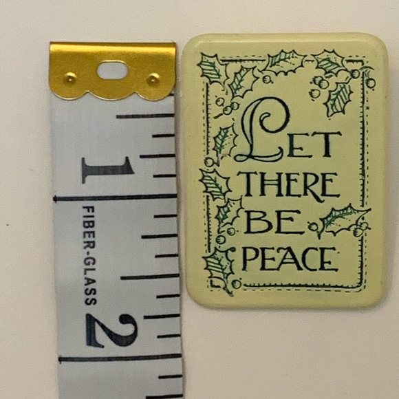 Let There Be Peace Hallmark Cards INC. Collectible Christmas Pin Brooch Plastic - Picture 7 of 8